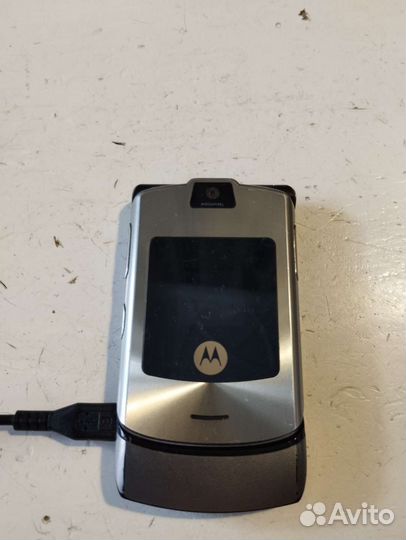 Телефон Motorola razr V3i