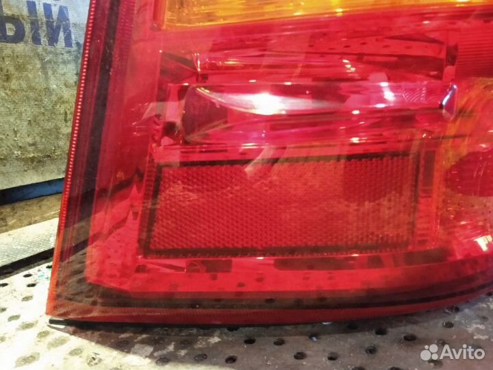 Фонарь задний левый Toyota Land Cruiser 200 4.5л 1