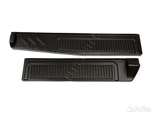 Накладки на пороги дверей Toyota Hilux (2011-2015)