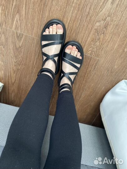 Босоножки женские