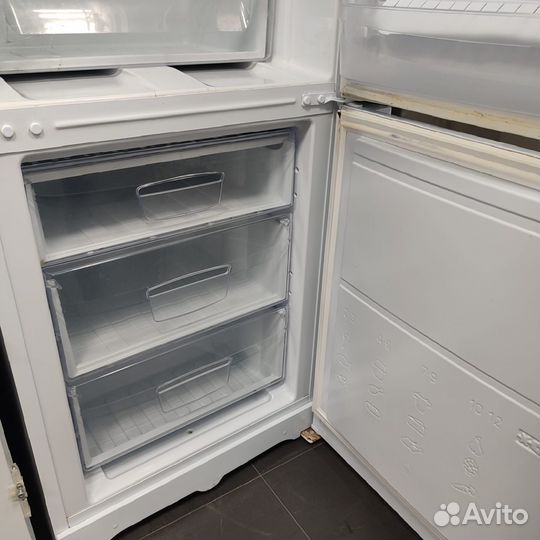 Холодильник б/у Indesit