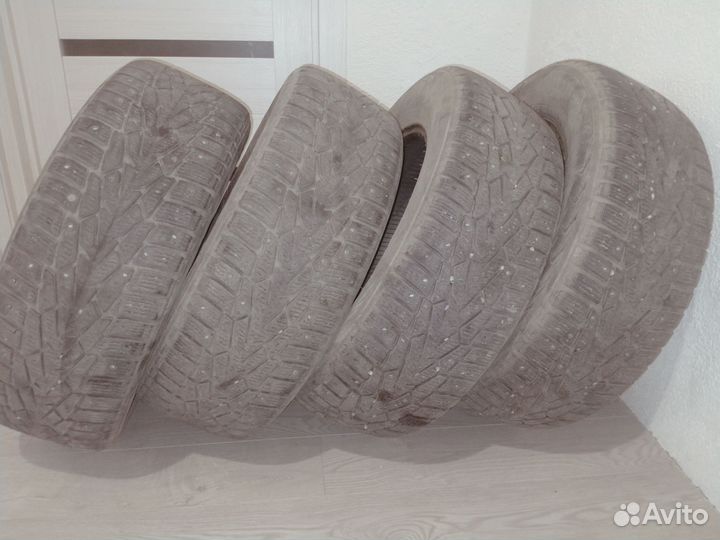 Nokian Tyres Hakkapeliitta 7 215/65 R16