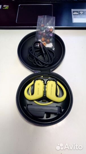 Плеер-наушники с блютуз Sony NWZ-WS 623,4Гб