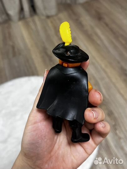 Игрушка макдональдс Хэппи Мил (Кот в сапогах)