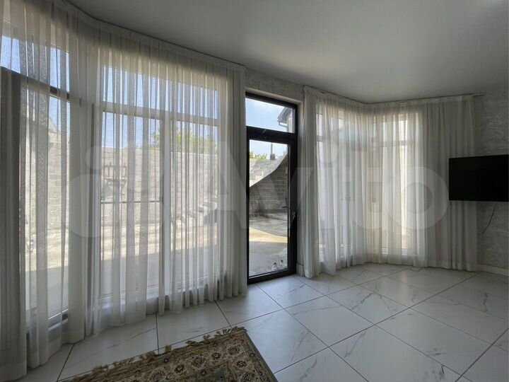 Дом 295 м² на участке 3,2 сот.