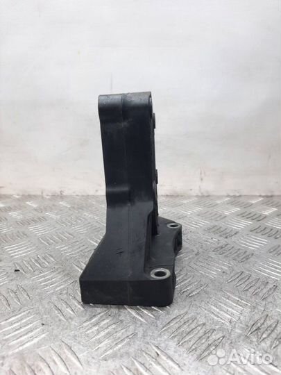 Кронштейн компрессора кондиционера Bmw X3