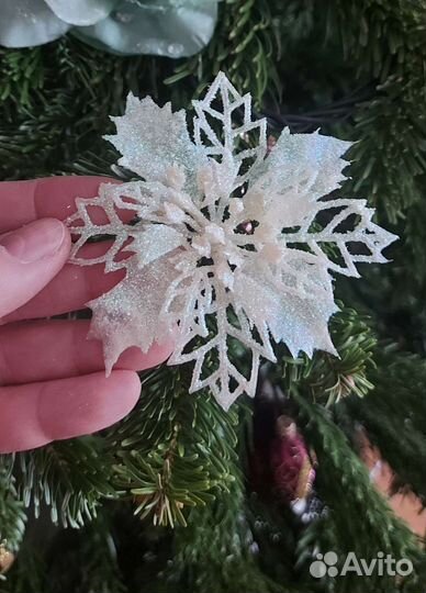 Цветы пуансеттии,декор