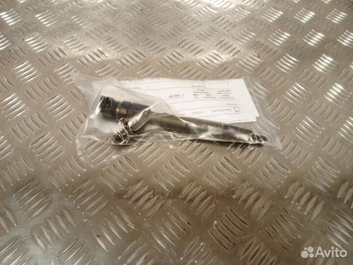 Форсунка топливная Mercedes-Benz C-Класс 445110177