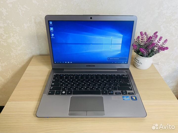Быстрый, надежный ультрабук Samsung (i5/ssd/8 гб)