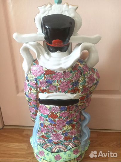 Китайская статуэтка