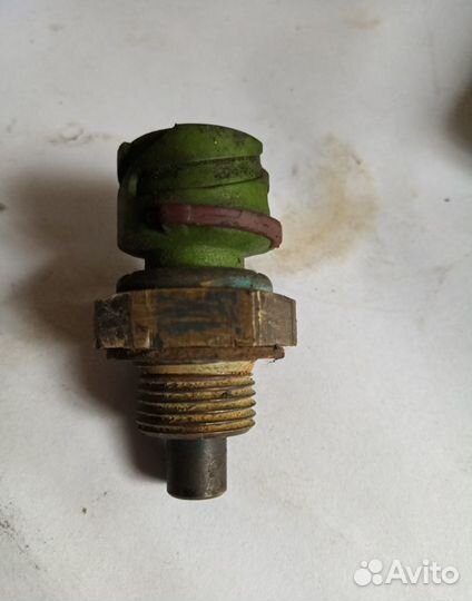 Датчик температуры охлаждающей жидкости Renault