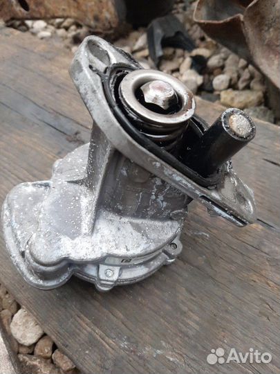 Насос вакуумный Фольксваген Крафтер 2.5D