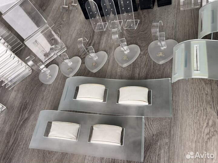 Псластиковые подставки под бижутерию, часы, кожу