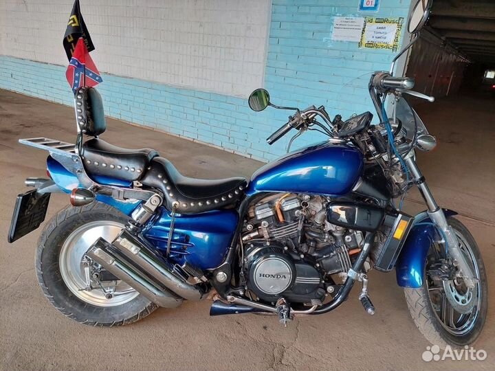 Honda Super Magna V45 (литр, кастом)