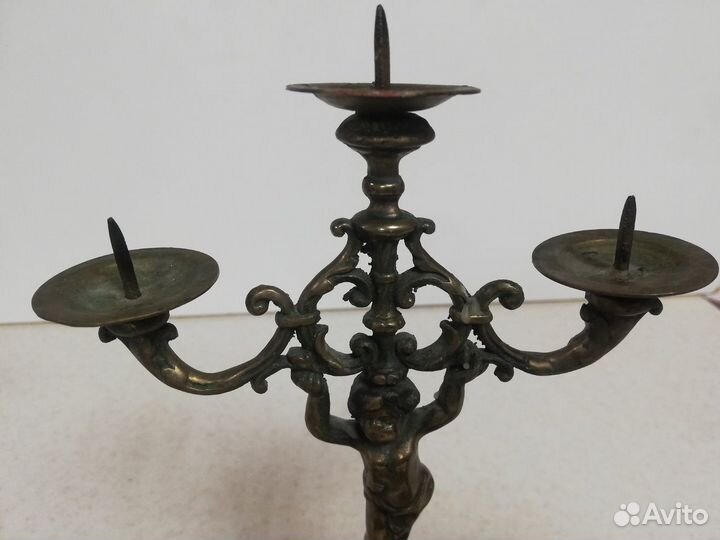 Старинный подсвечник из бронзы