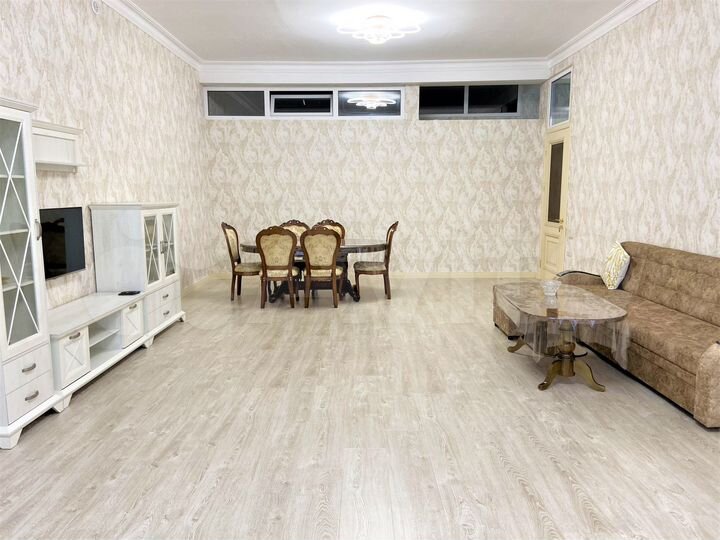 3-к. квартира, 125 м², 2/3 эт.