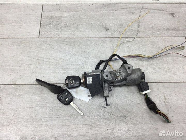 Замок зажигания Toyota Avensis седан 1ZZ-FE 2006