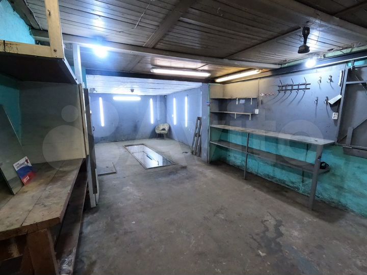 Гараж, > 30 м²