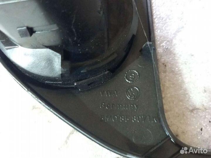 Рамка под магнитолу VW Tiguan 1