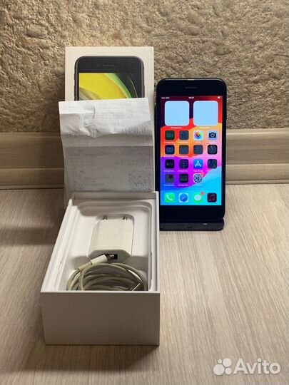 iPhone SE (2020), 128 ГБ