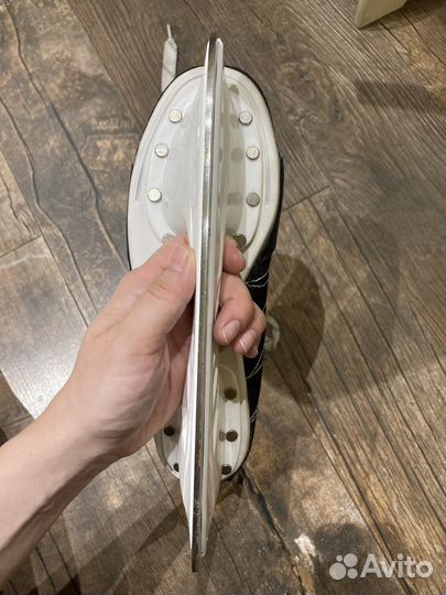 Коньки хоккейные б/у размер 39