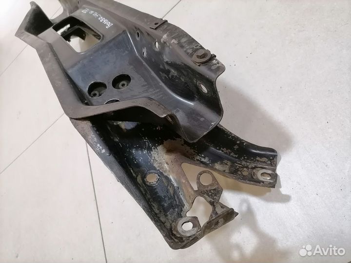 Усилитель бампера передней Volvo 340 1986