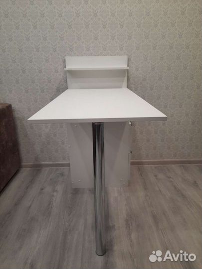 Маникюрный стол новый