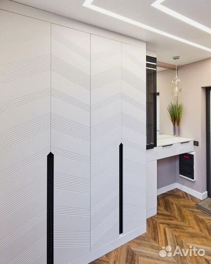 Шкаф распашной на заказ. Доставка и сборка