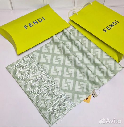 Шарф fendi