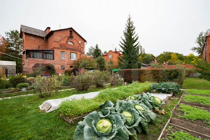 Дом 360 м² на участке 15 сот.