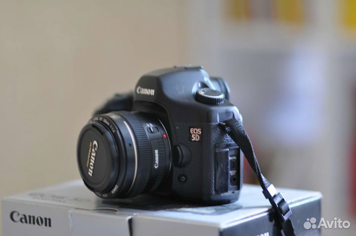 Зеркальный фотоаппарат canon eos5d