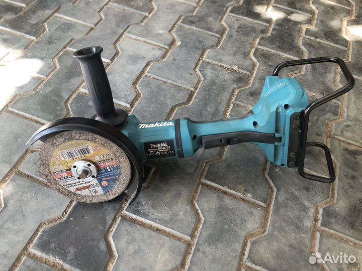 Болгарка Makita dga 701zu