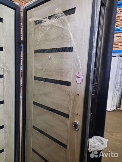 Дверь входная металлическая