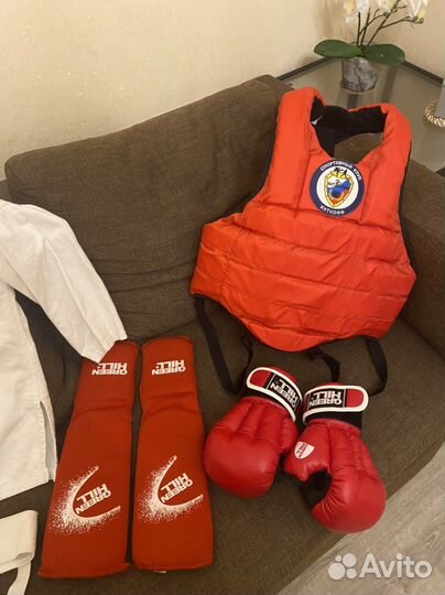 Жилет, перчатки, экипировка, кимоно