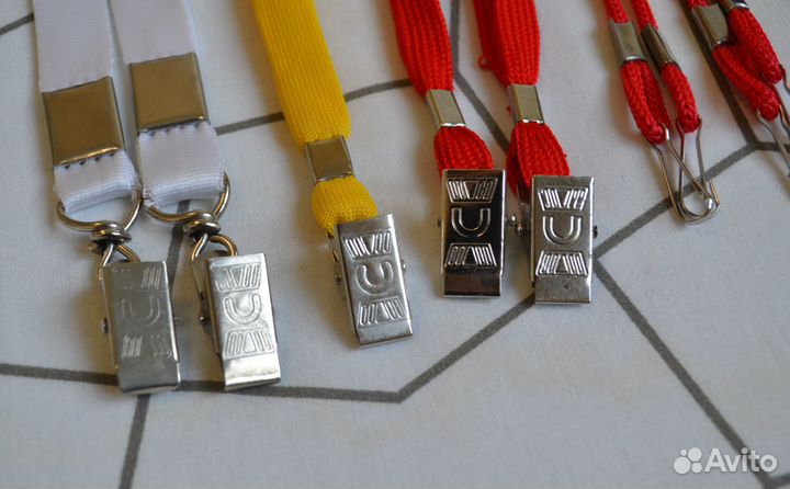 Шнурок для бейджей новый