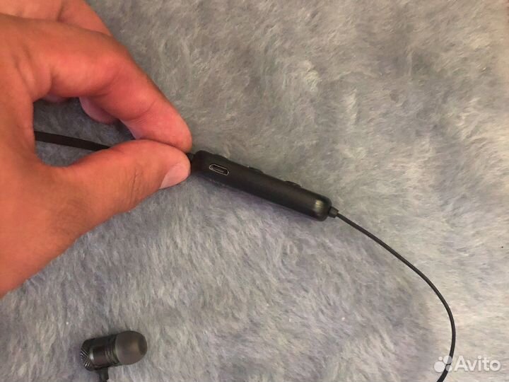 Беспроводные наушники аналог jbl спортивные