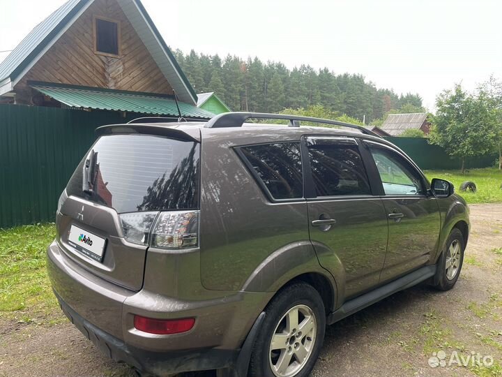 Mitsubishi Outlander 2.4 CVT, 2011, 260 000 км