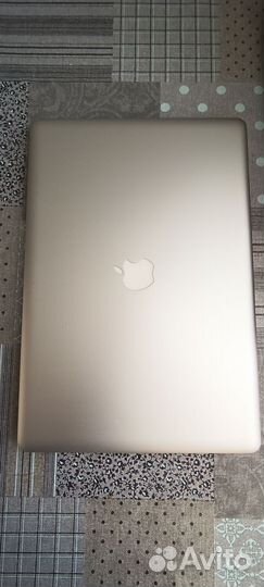 Apple macbook pro 17 2011