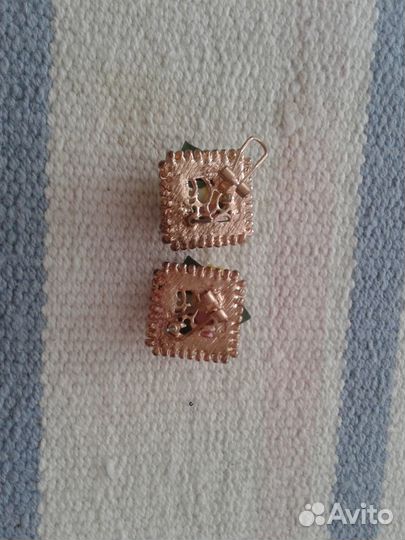 Серьги гвоздики