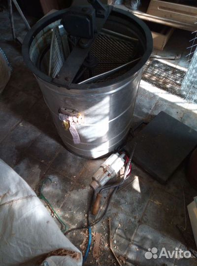 Медогонка 3 рамочная бу