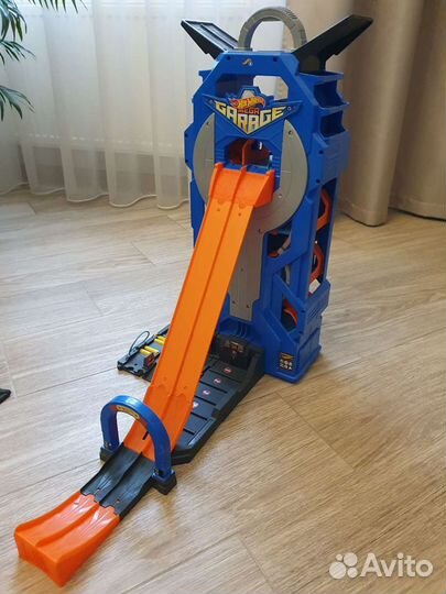 Гараж mega garage hot wheels