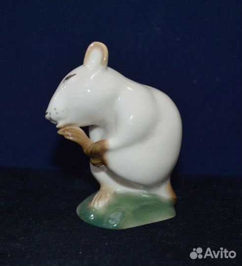 Мини. фарфоровая статуэтка- большая белая крыса