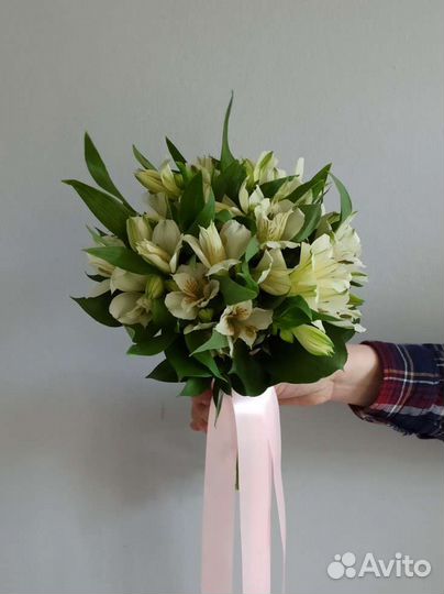 Свадебный букет из альстромерии