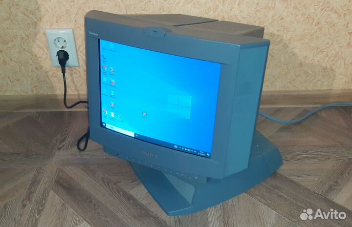 Мультимедийный монитор Sony Trinitron 120 AS