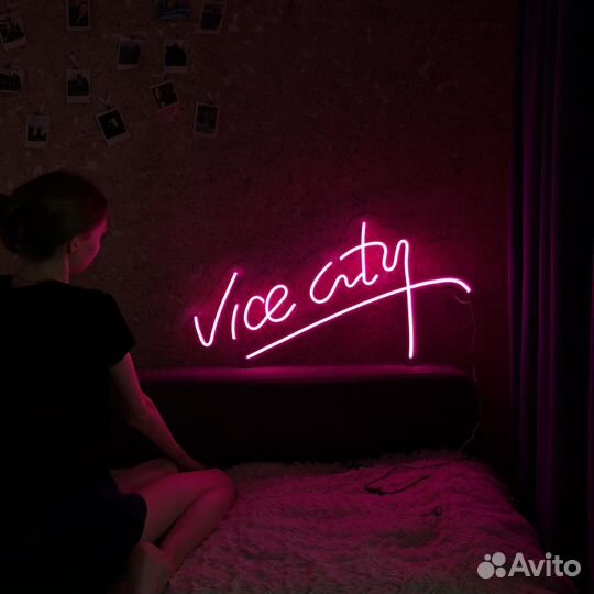 Неоновая вывеска