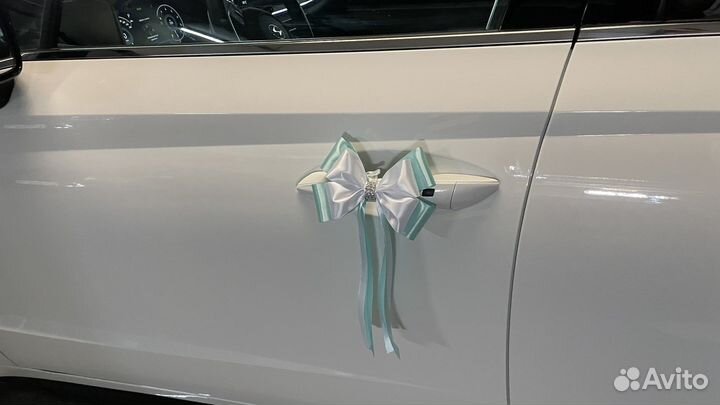 Свадебные украшения на автомобиль