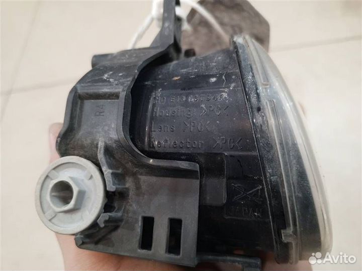 Фара противотуманная правая Toyota Camry XV70 201