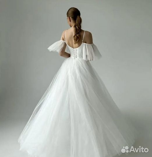 Свадебное платье новое с корсетом