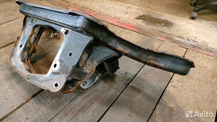 Подрамник задний Форд Эскейп 1