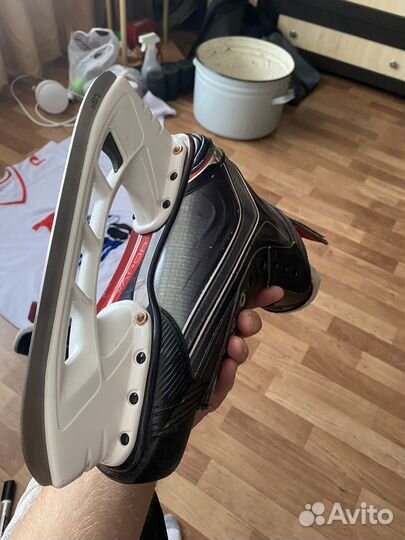 Коньки хоккейные